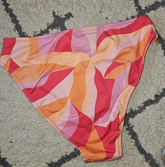 Sanctuary printed high waisted bikini bottom new with tags size large - Picture 4 of 5